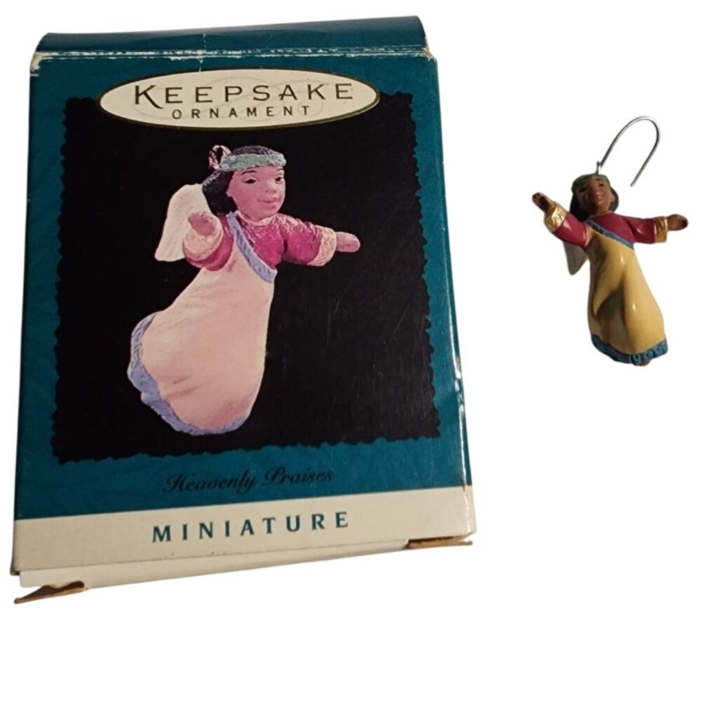 1995 Hallmark Keepsake Heavenly Praiser Miniature Christmas Ornament